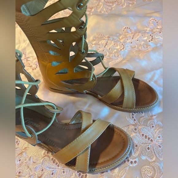 Forever Tan Gladiator Sandals with Intricate Straps - Picture 4 of 10